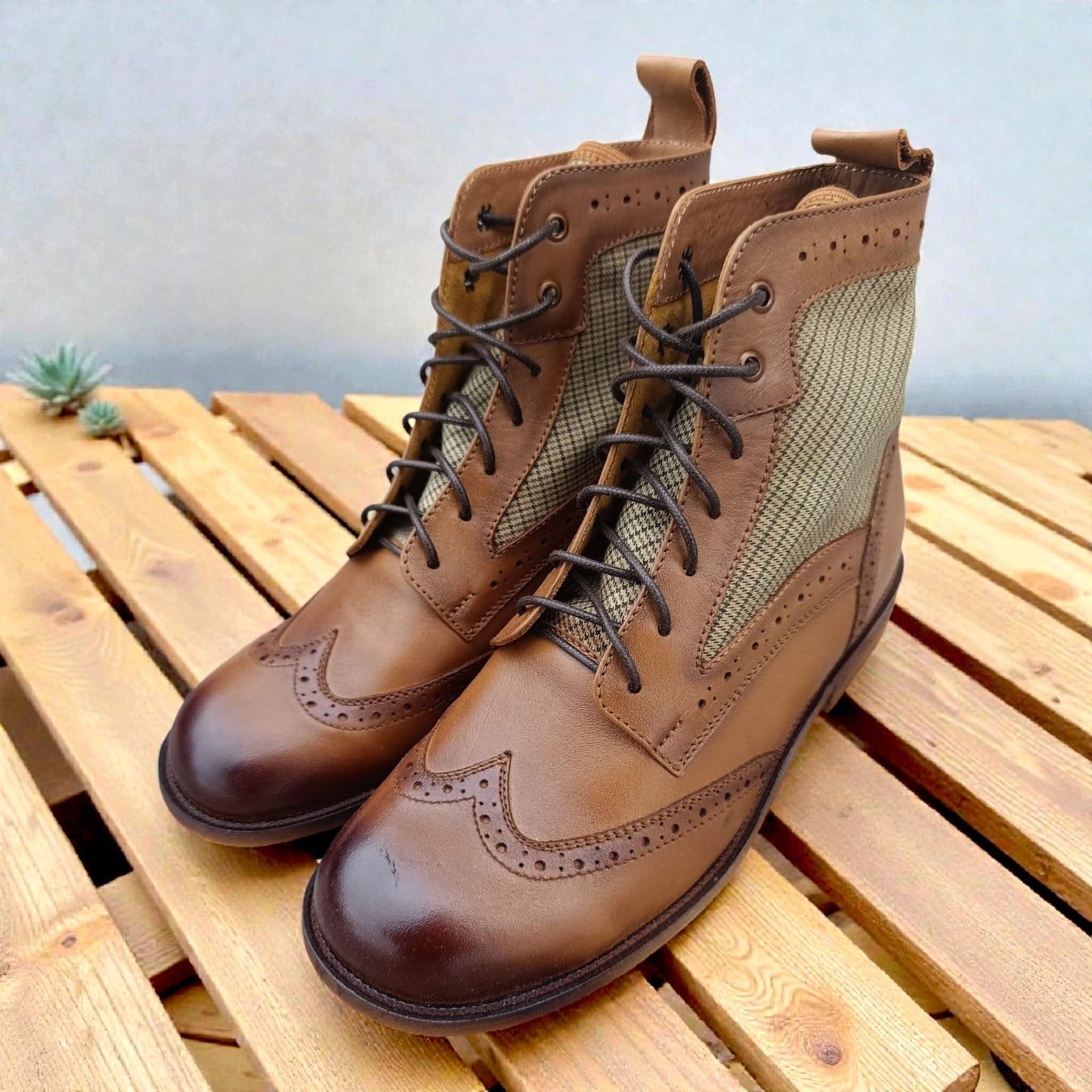 BOTIN DE MUJER CUERO COLOR CAFE CON TEXTIL