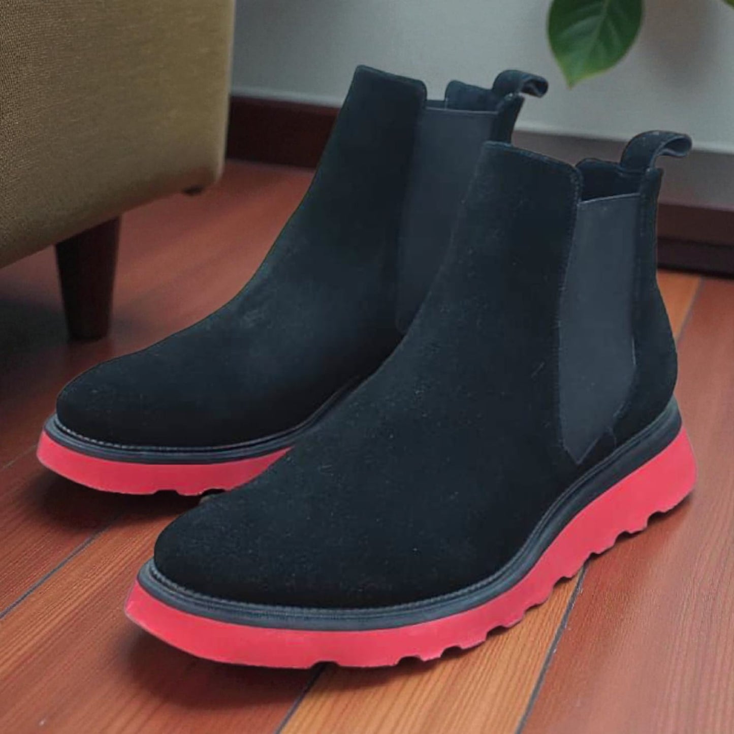 BOTÍN CHELSEA BOOT GAMUZA Y SUELA ROJA TALLA 40