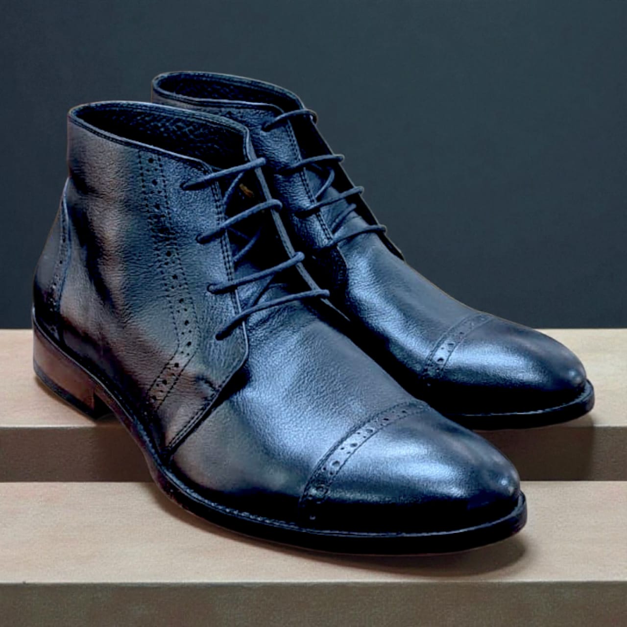 BOTÍN CHUKKA COLOR NEGRO TALLA 40