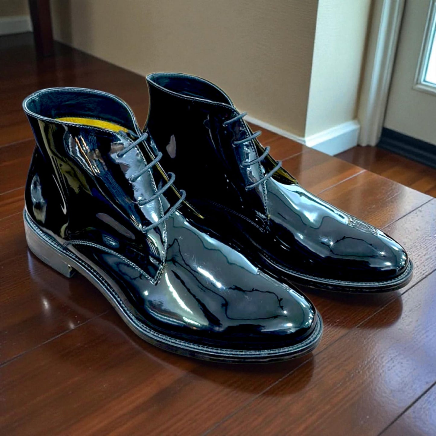 BOTÍN CHUKKA NEGRO EN CHAROL TALLA 42