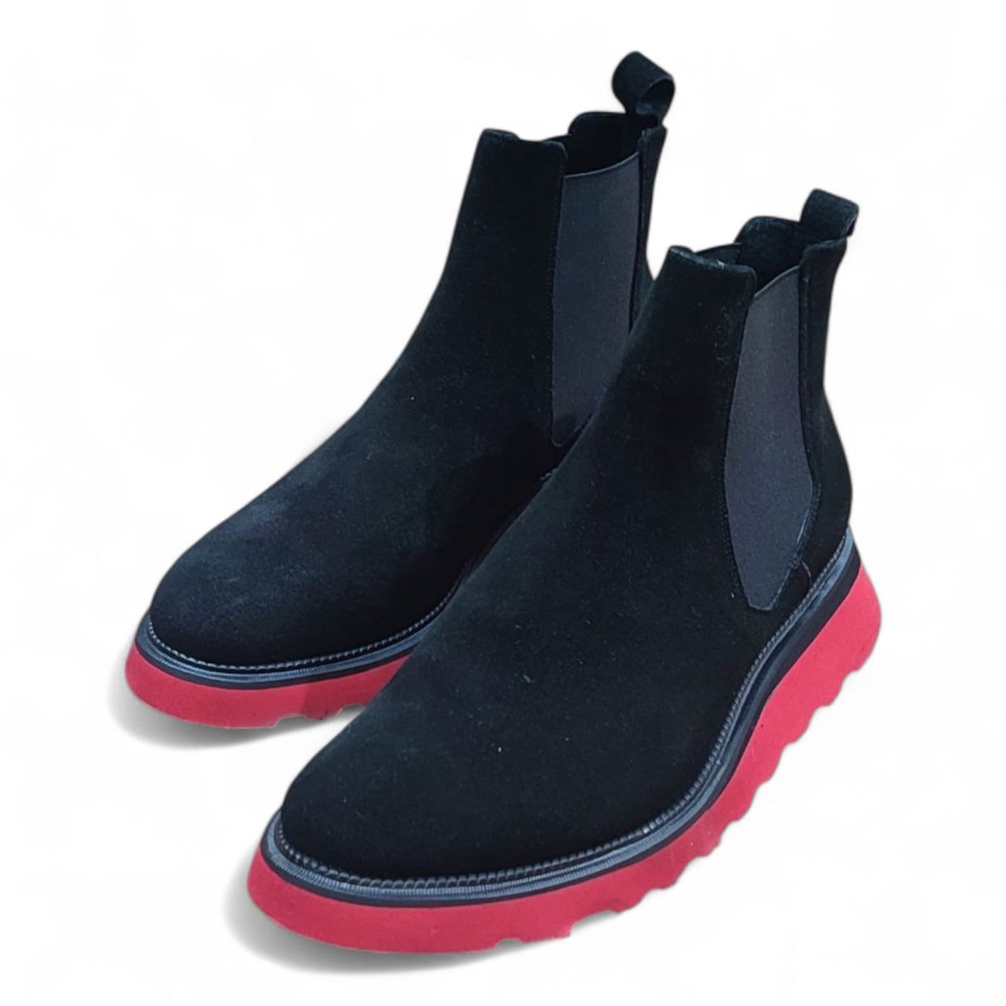 Modelo Gamuza Filo Rojo