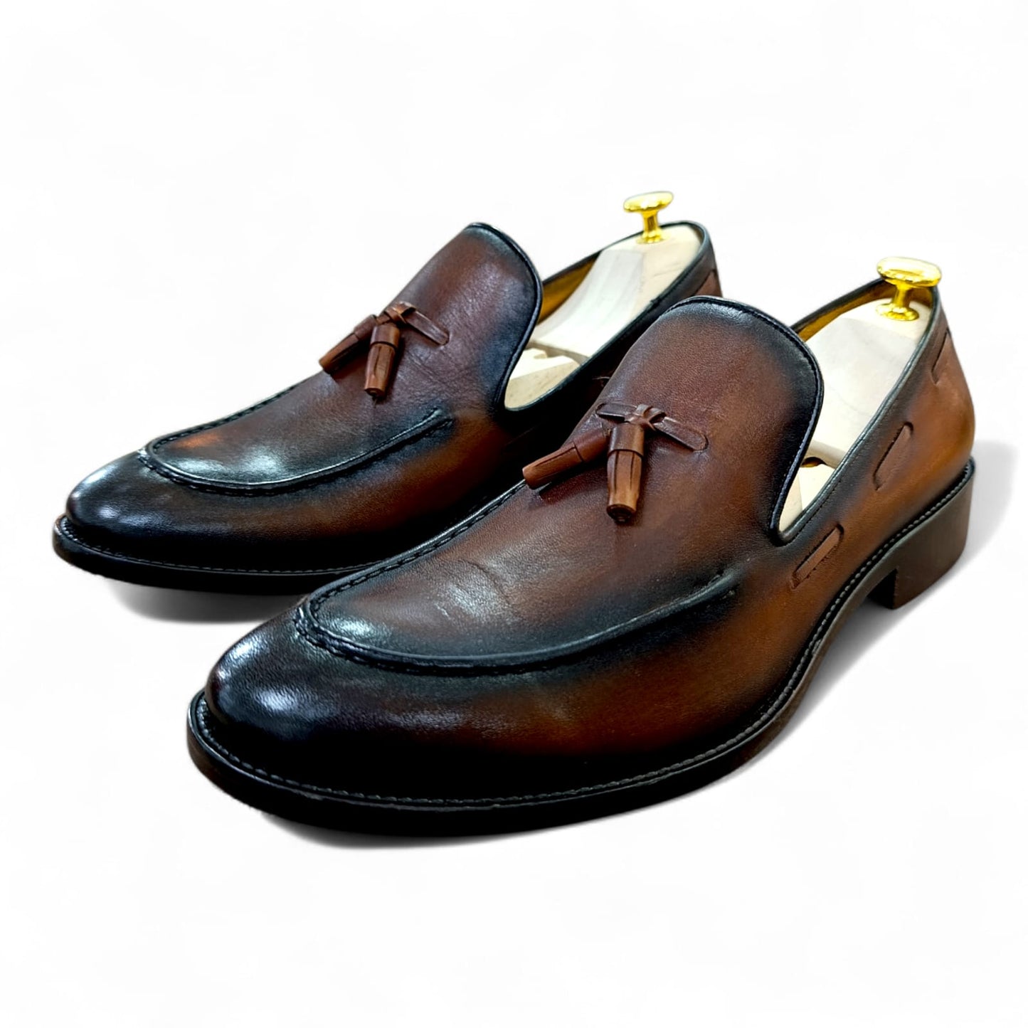 MOCASIN CON BORLAS COLOR CAFE