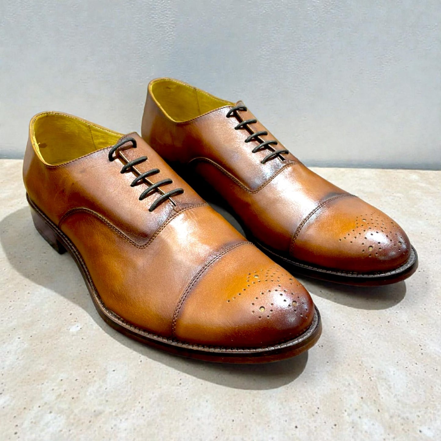ZAPATO OXFORD CLÁSICO MIEL TALLA 42