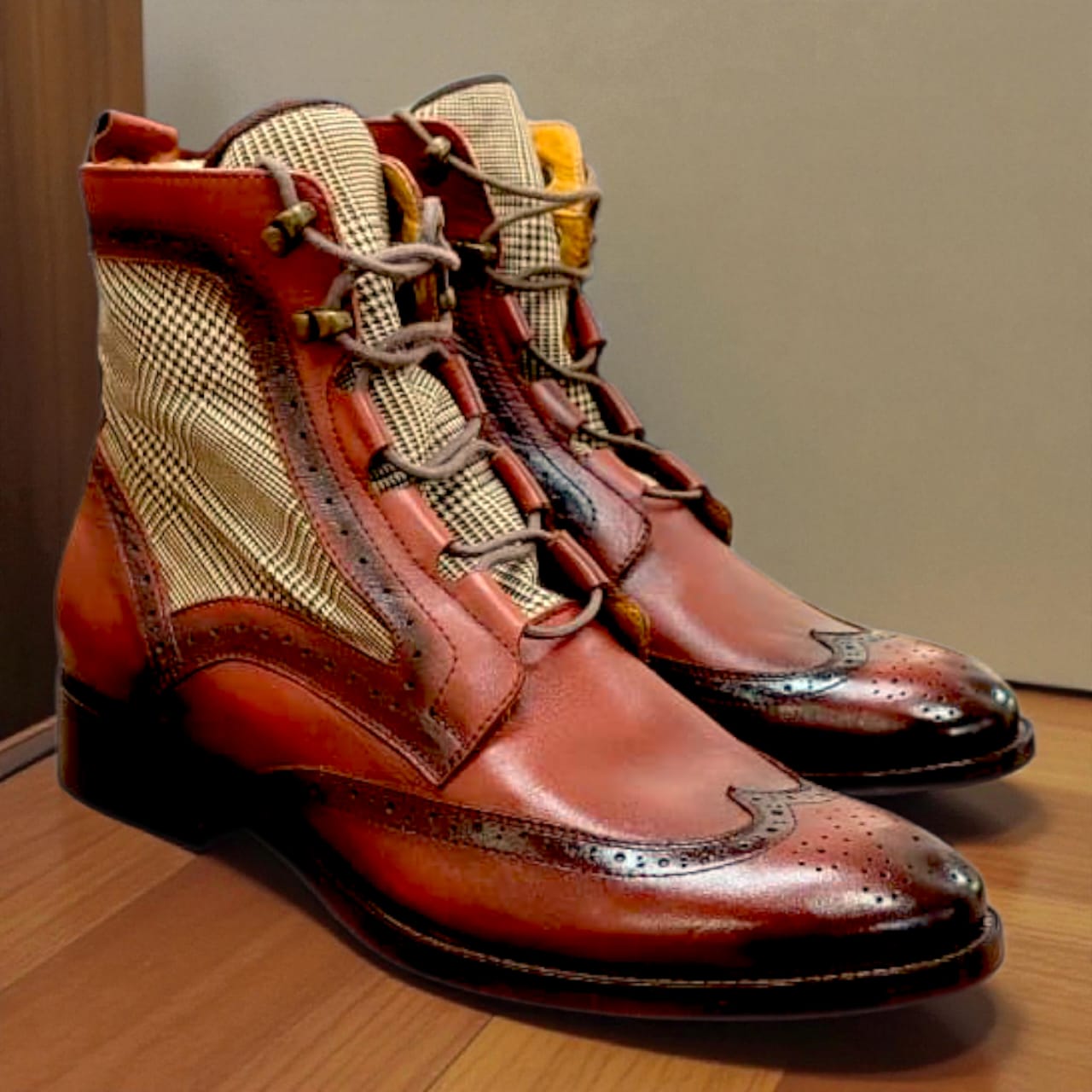 BOTÍN ROJIZO CON TEXTIL TALLA 41