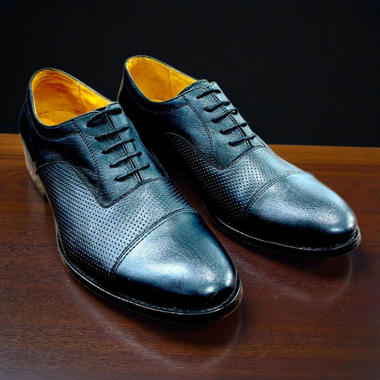 ZAPATO OXFORD CLÁSICO NEGRO PRENSADO TALLA 39