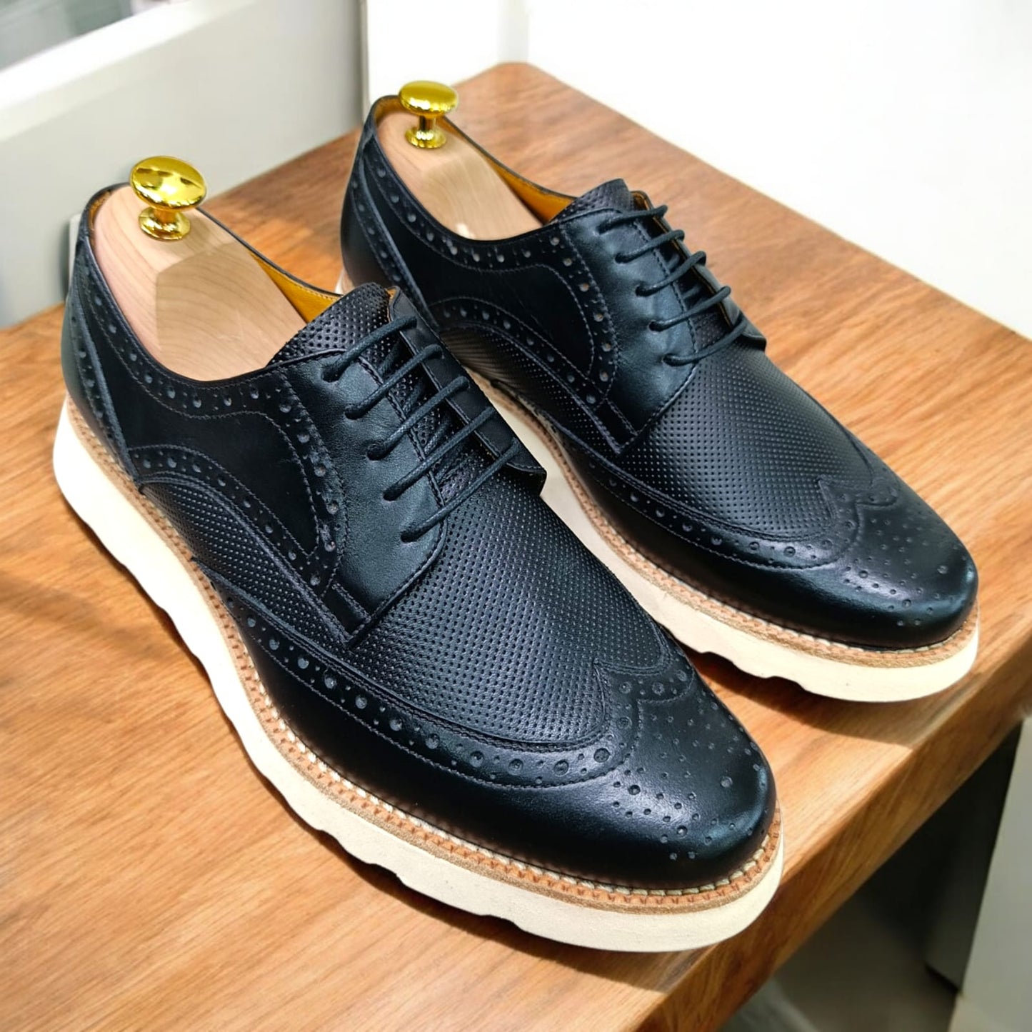 Allan Poe Derby Negro P1