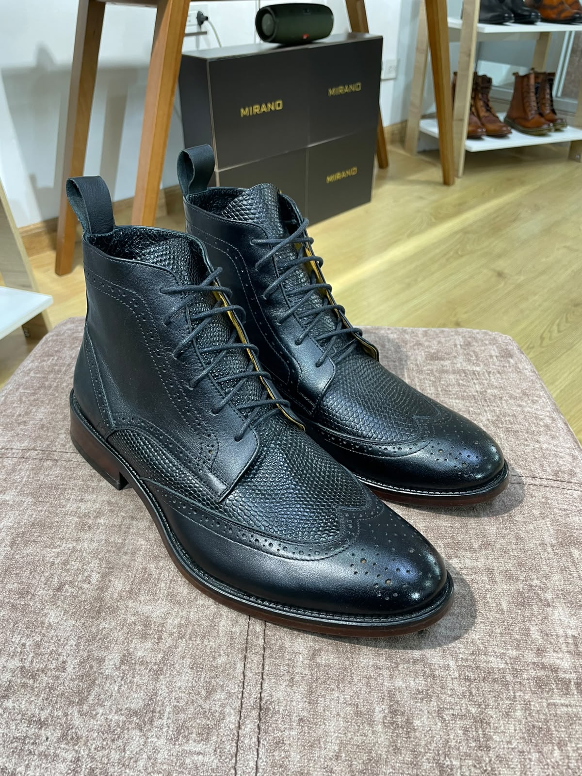 CHUKKA BOOTS CUERO PRENSADO