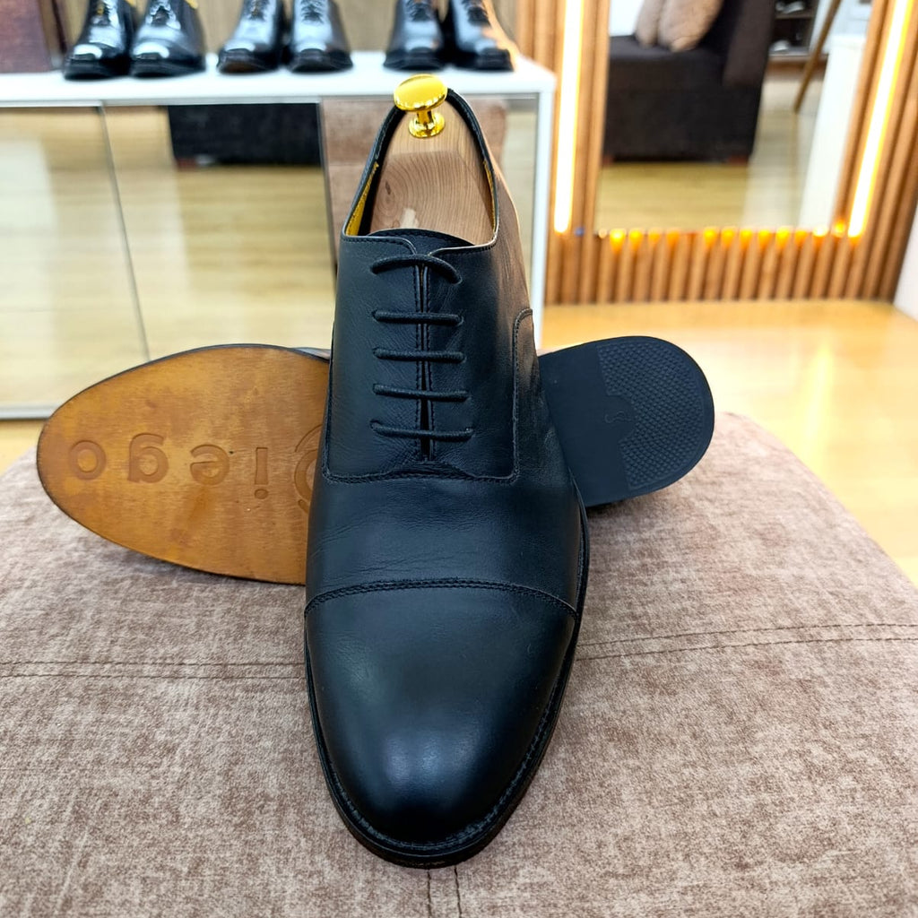 OXFORD CLASICO NEGRO SUELA CAFE