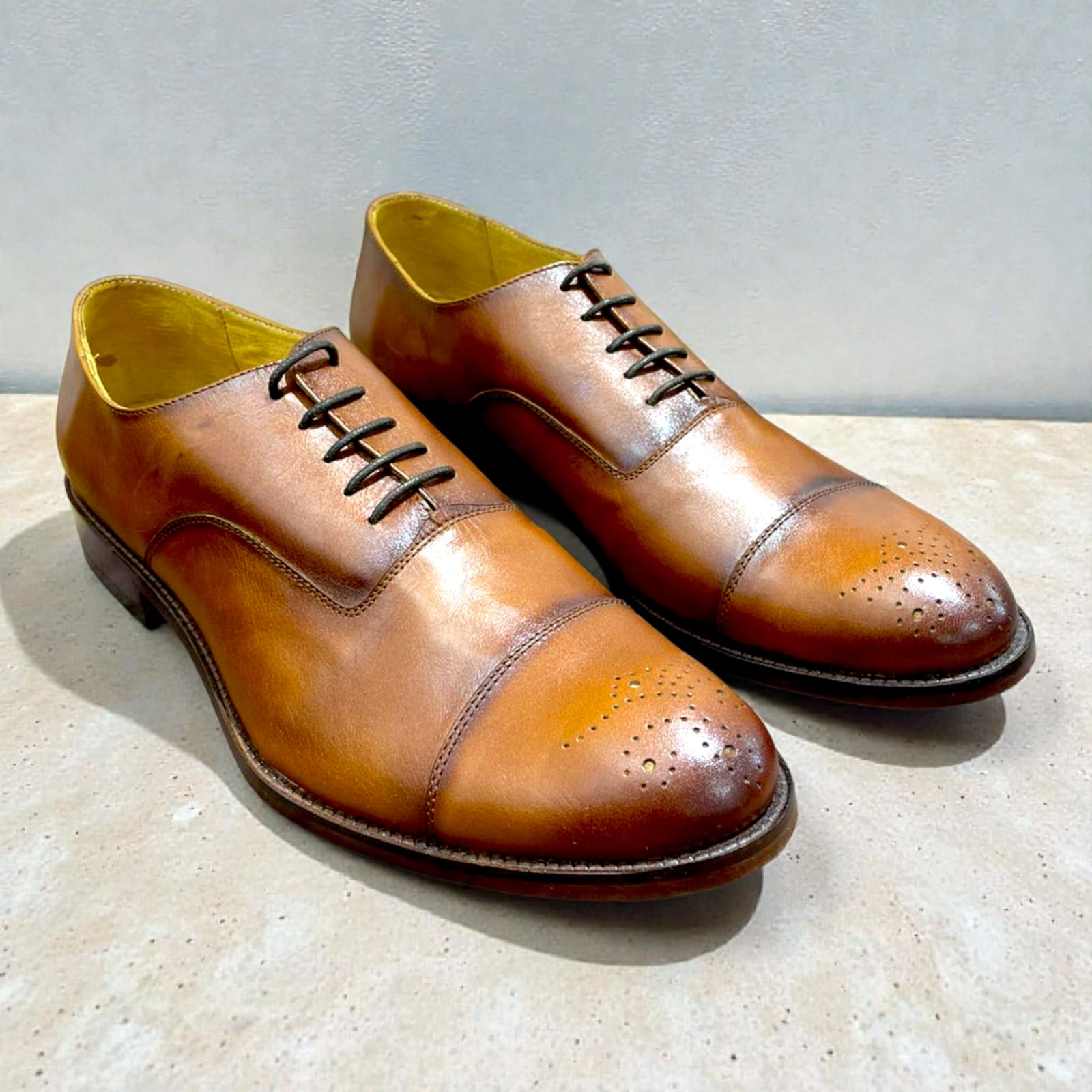 ZAPATO OXFORD CLÁSICO MIEL TALLA 42